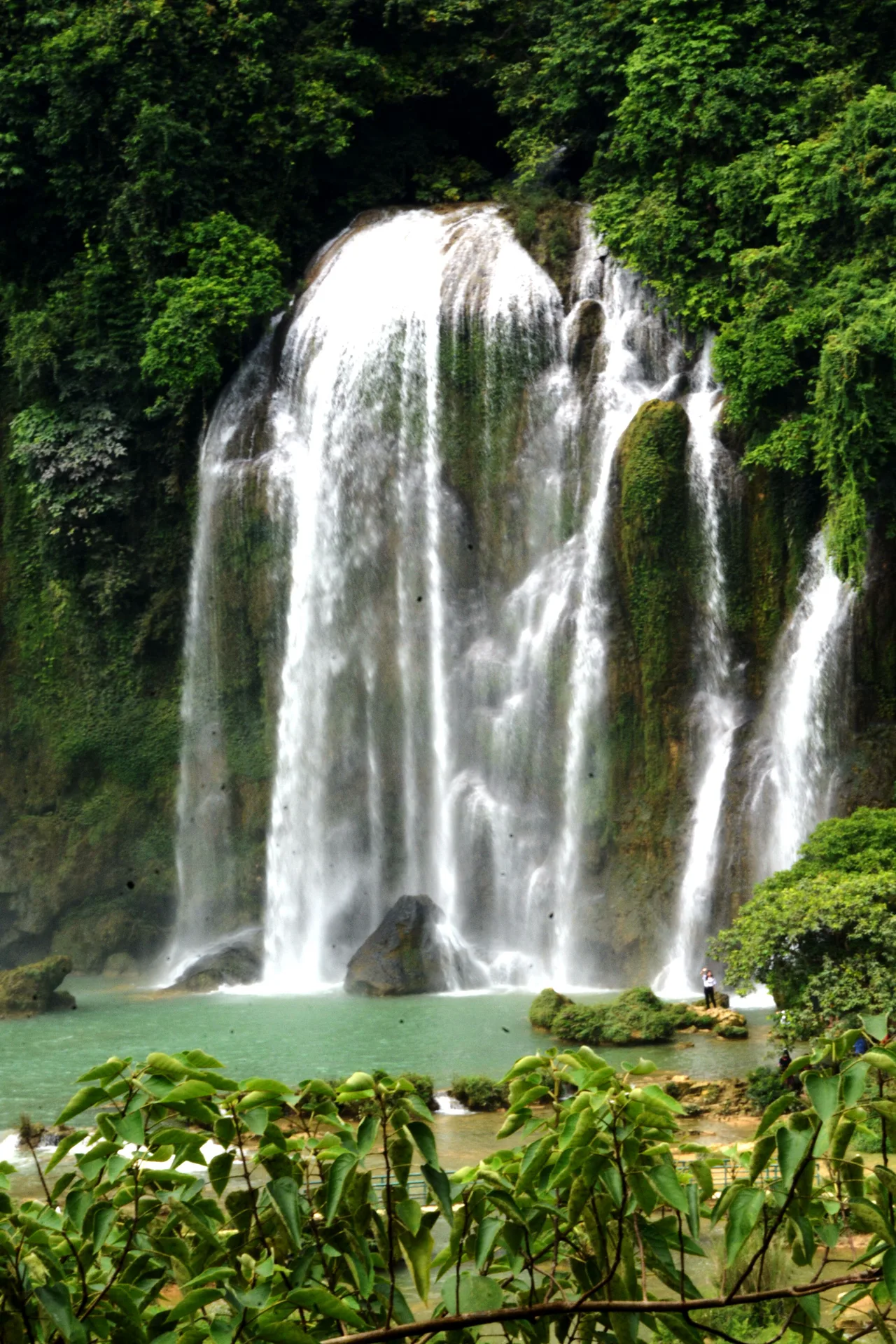 Detian Transnational Waterfall — reference image