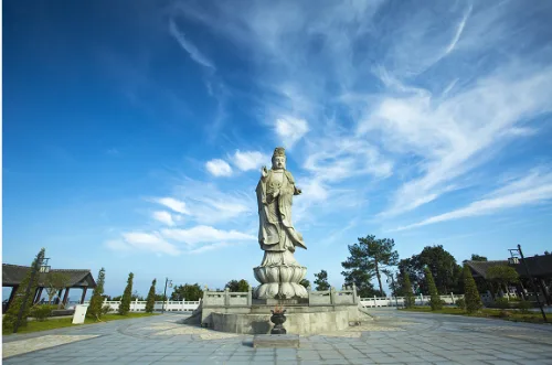Núi Tam Bách — ảnh tham khảo