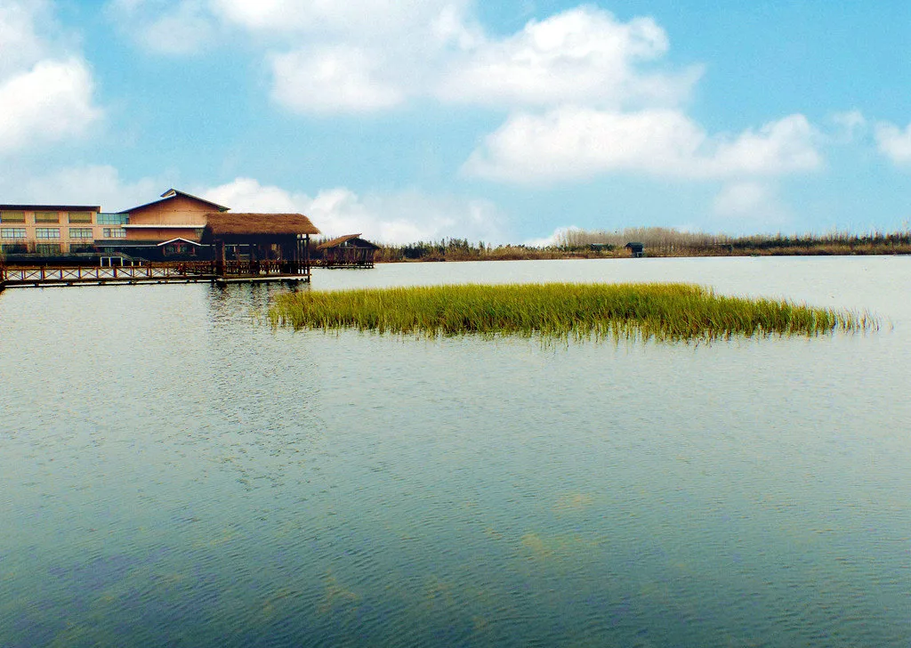 Área turística del lago Qin — imagen de referencia