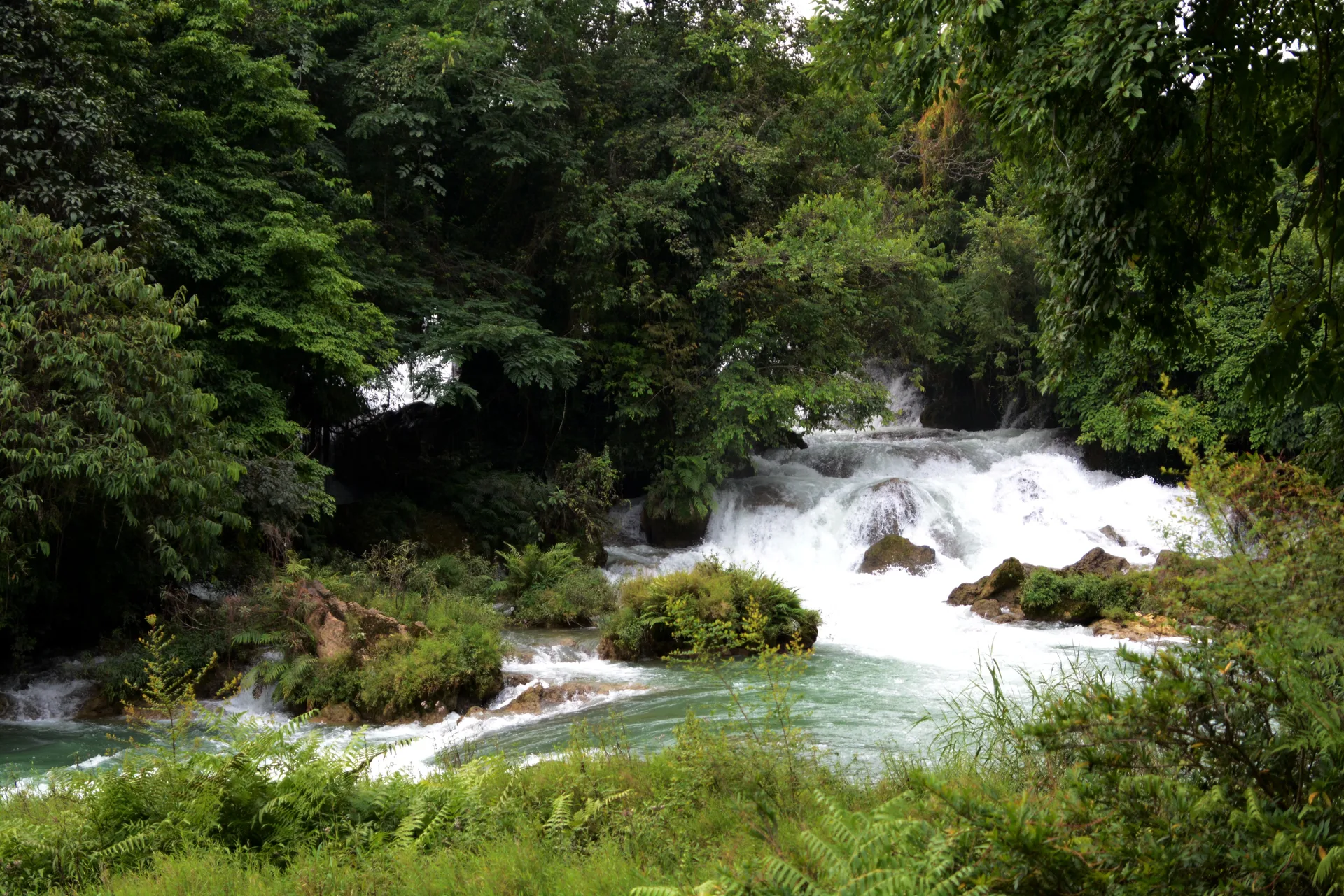 Detian Transnational Waterfall — reference image