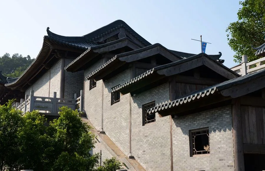 Gunung Xiqiao — imej rujukan