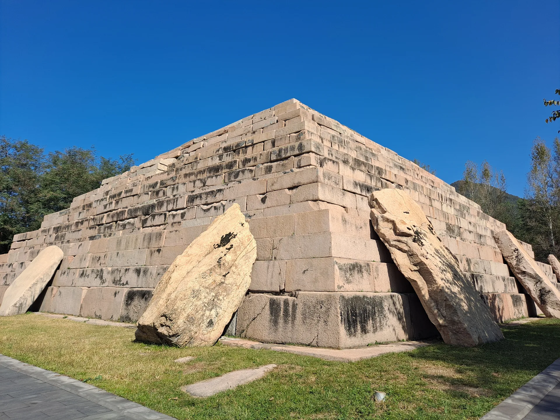 Vestigios de Goguryeo en Ji’an (Tumba del General) — imagen de referencia