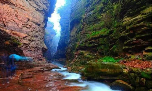 Большой каньон Лунтань, Лоян — справочное изображение