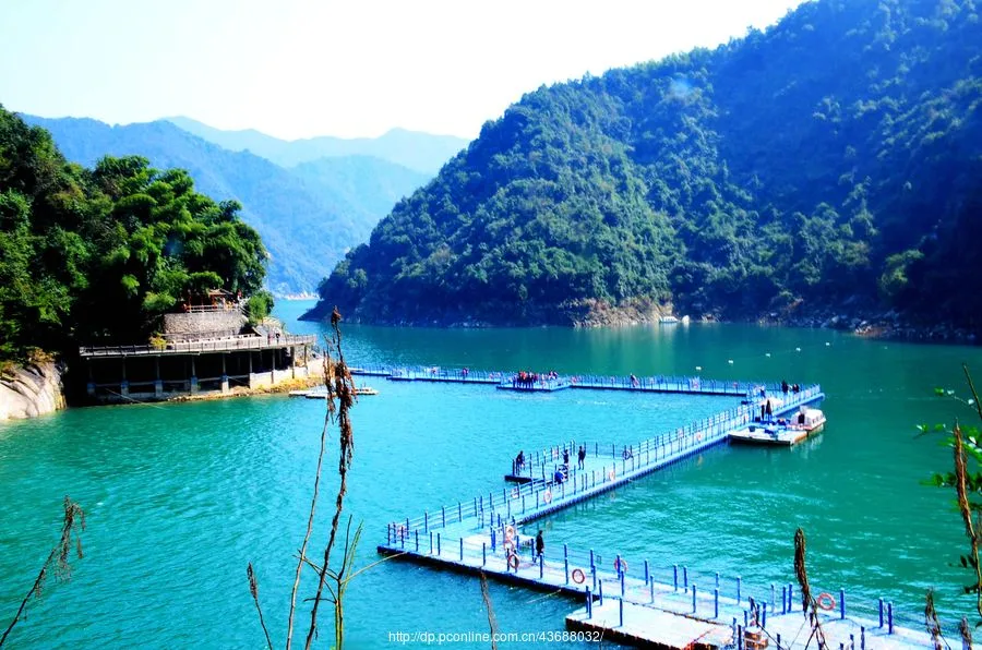 Lago Dongjiang — imagen de referencia