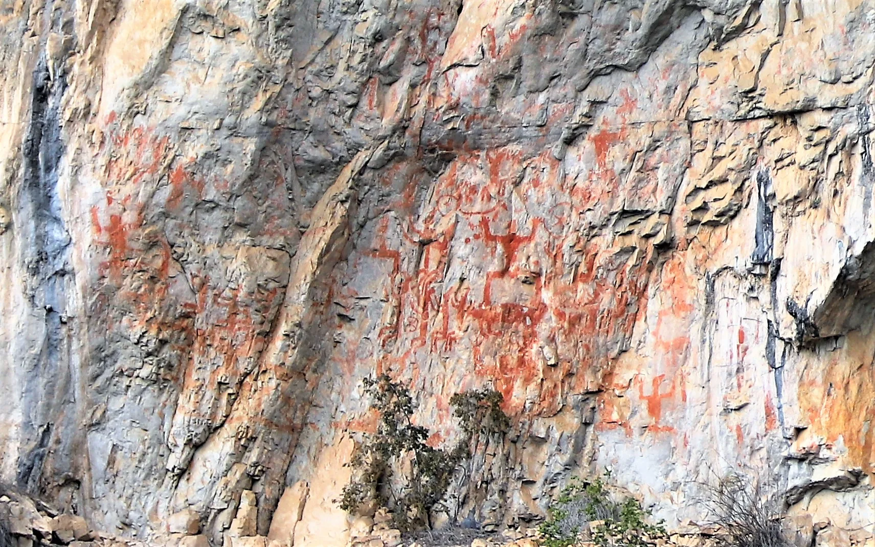 Huashan Rock Art — reference image