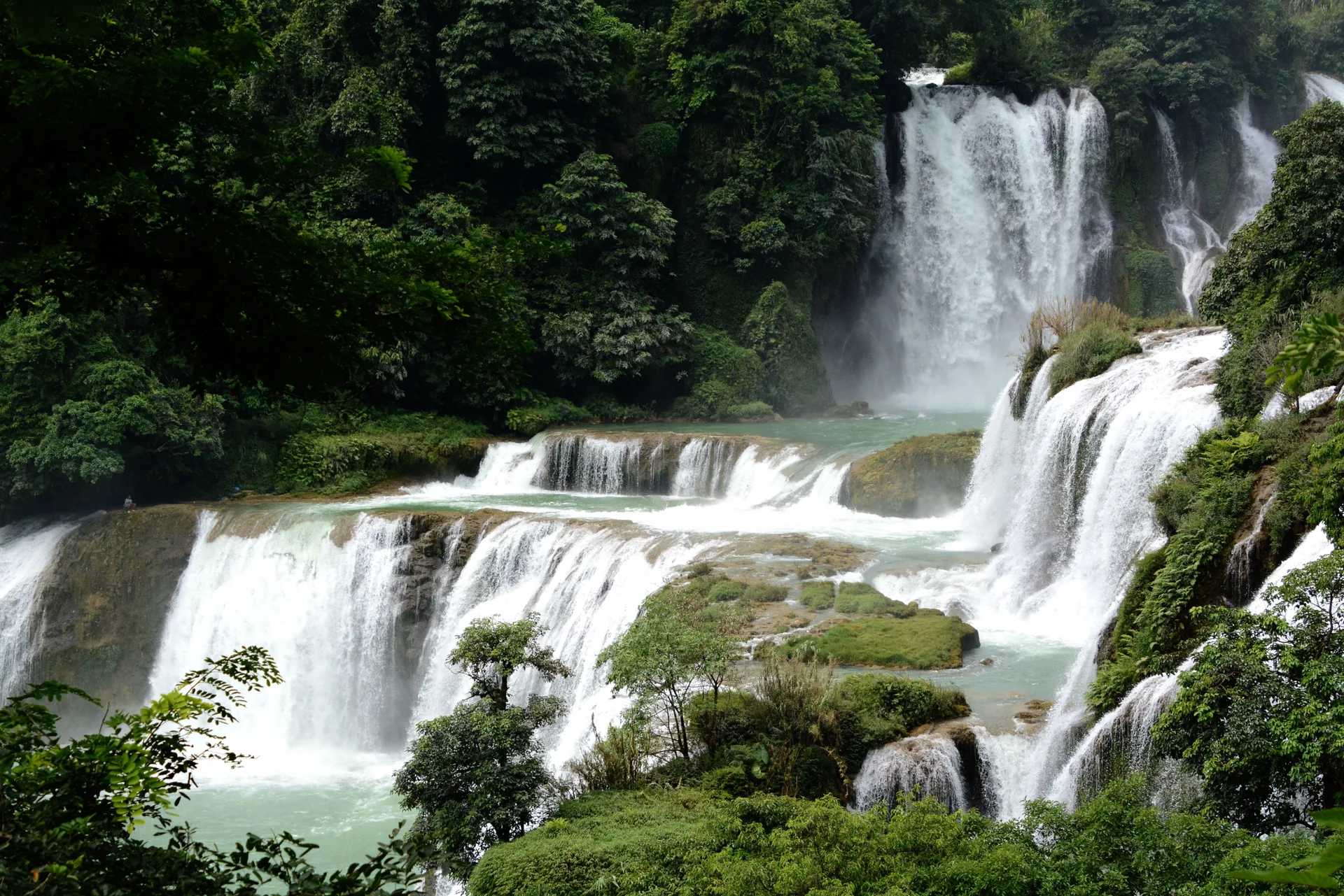 Detian Transnational Waterfall — reference image