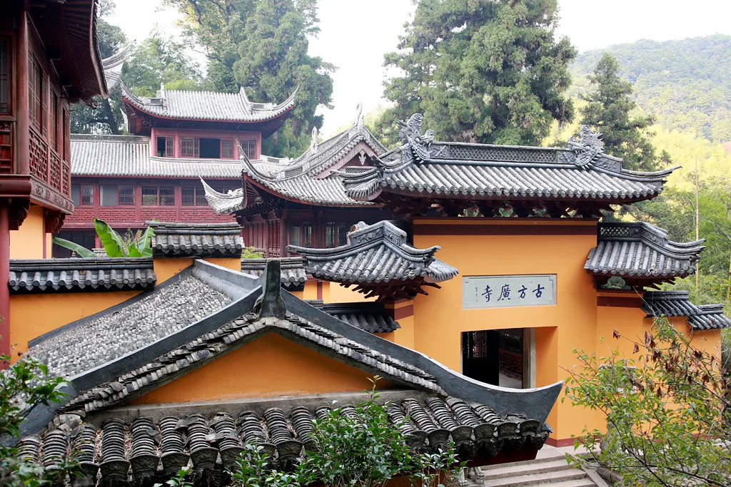 Núi Thiên Thai: chùa Quốc Thanh, Thạch Lương và Quỳnh Đài — ảnh tham khảo