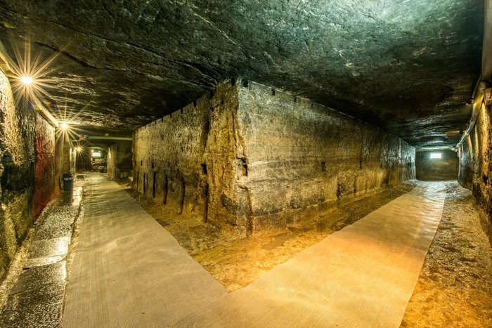 Tombeaux royaux de Liang de l’époque Han, mont Mangdang — image de référence