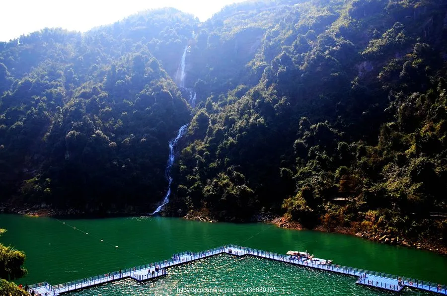 Lago Dongjiang — imagen de referencia