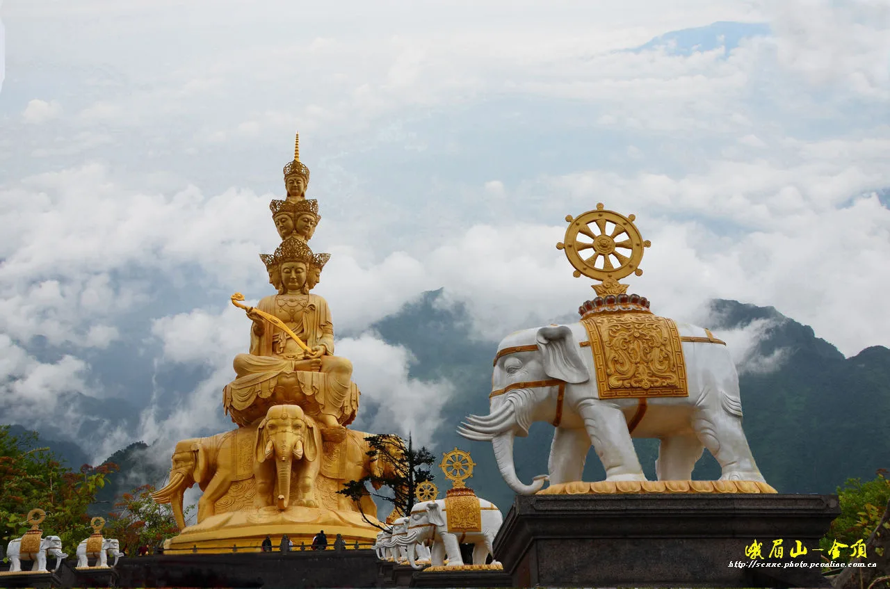 Gunung Emei (Puncak Emas) — imej rujukan