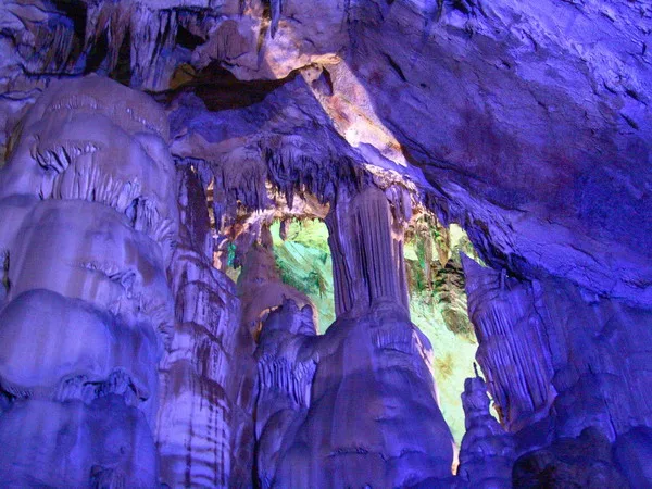 Gua Zhijin — imej rujukan
