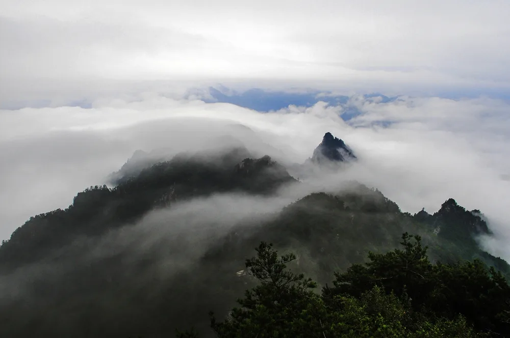Núi Bạch Vân, Lạc Dương — ảnh tham khảo