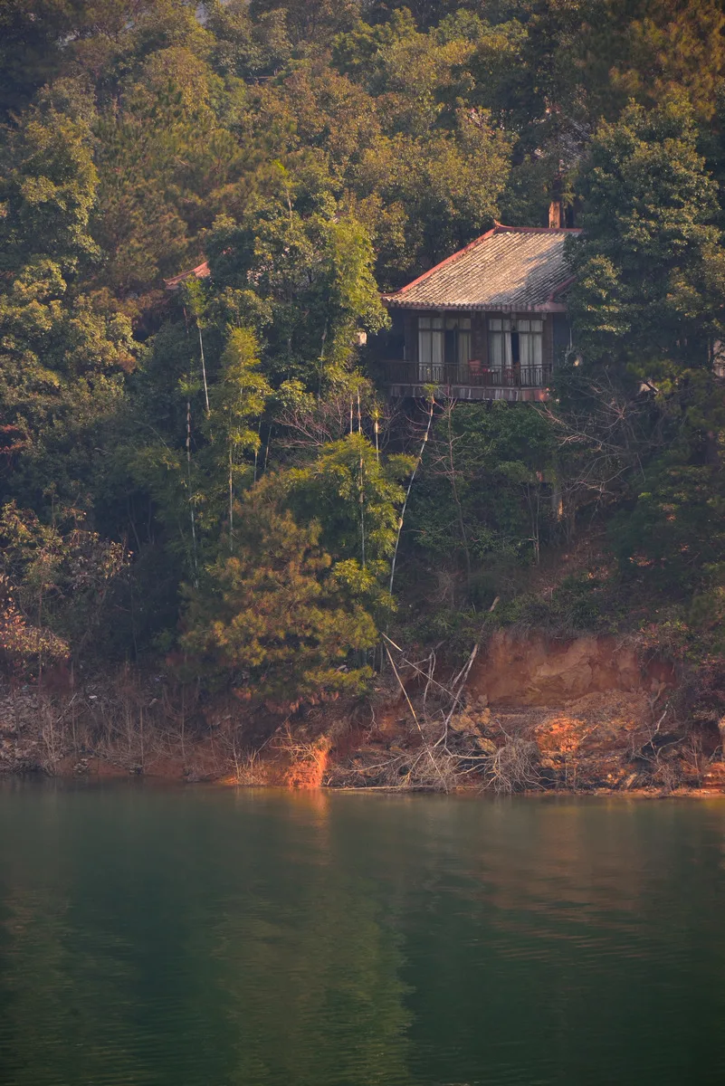 Jinghuayuan di Tasik Wanlü — imej rujukan