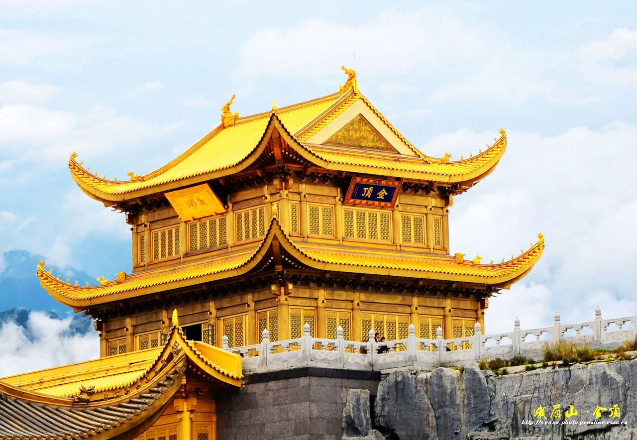 Gunung Emei (Puncak Emas) — imej rujukan