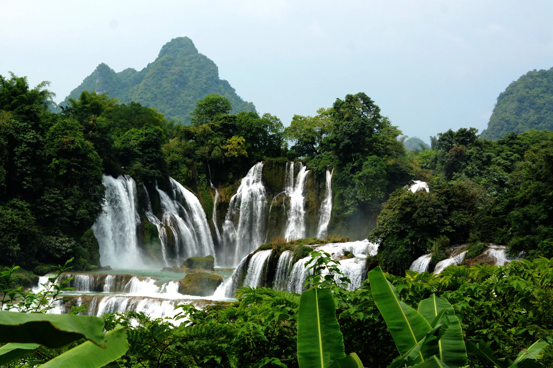 Detian Transnational Waterfall — reference image