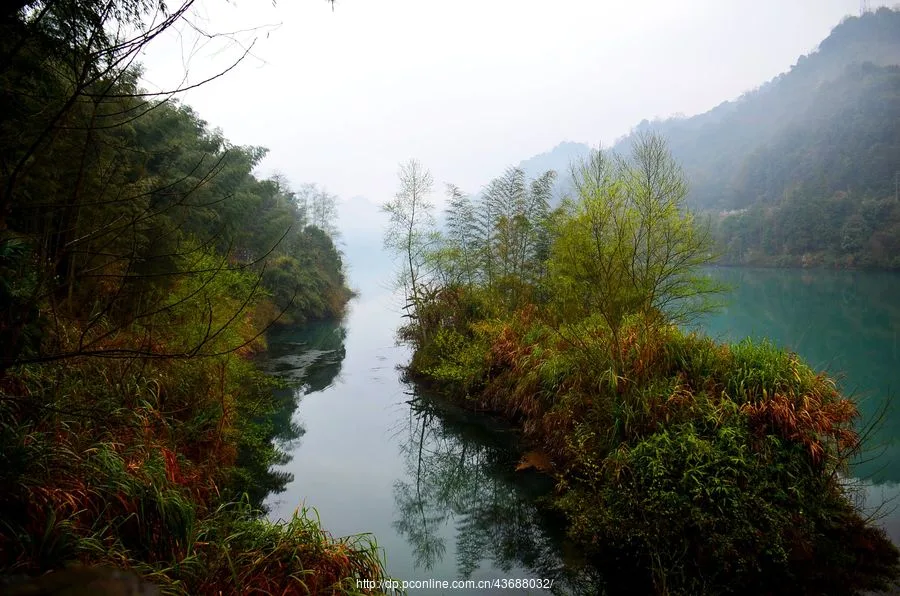 Lago Dongjiang — imagen de referencia