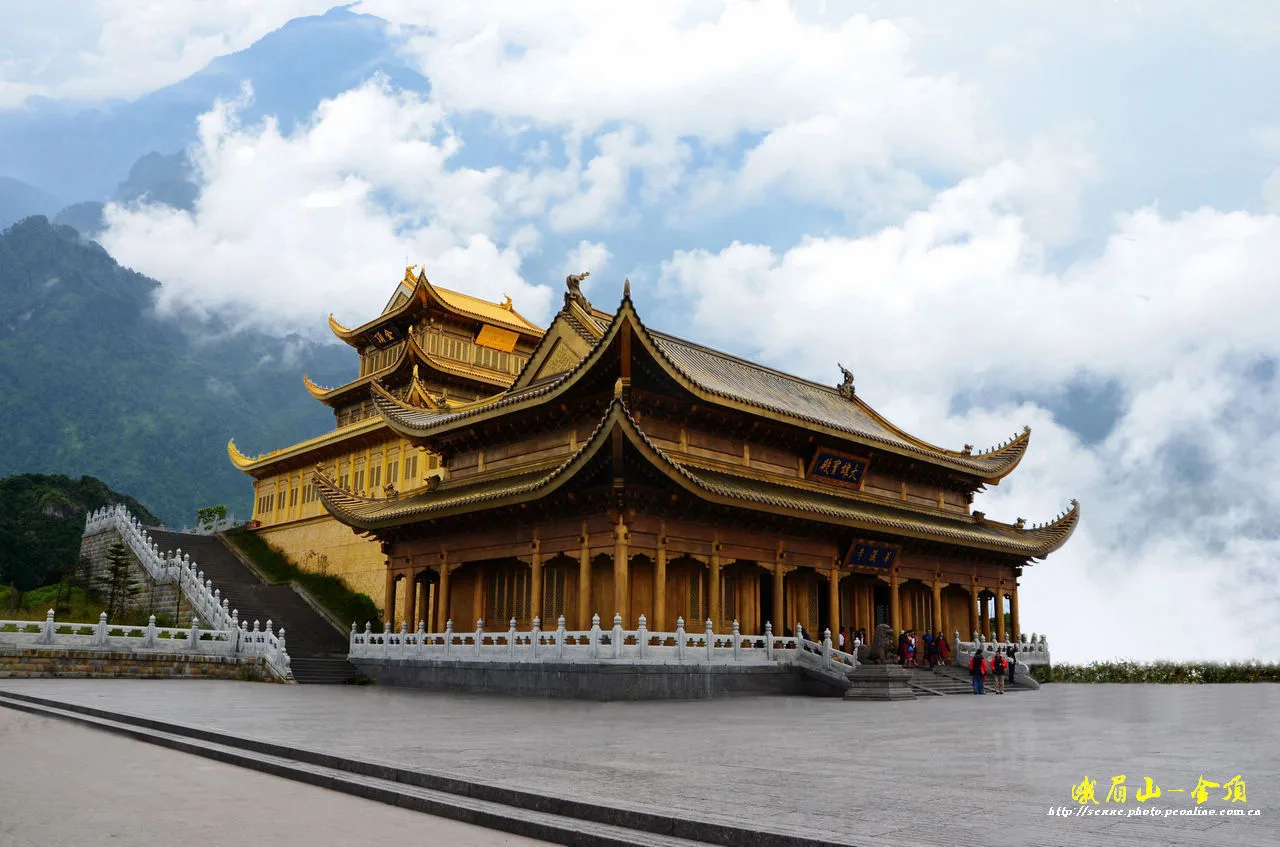 Gunung Emei (Puncak Emas) — imej rujukan