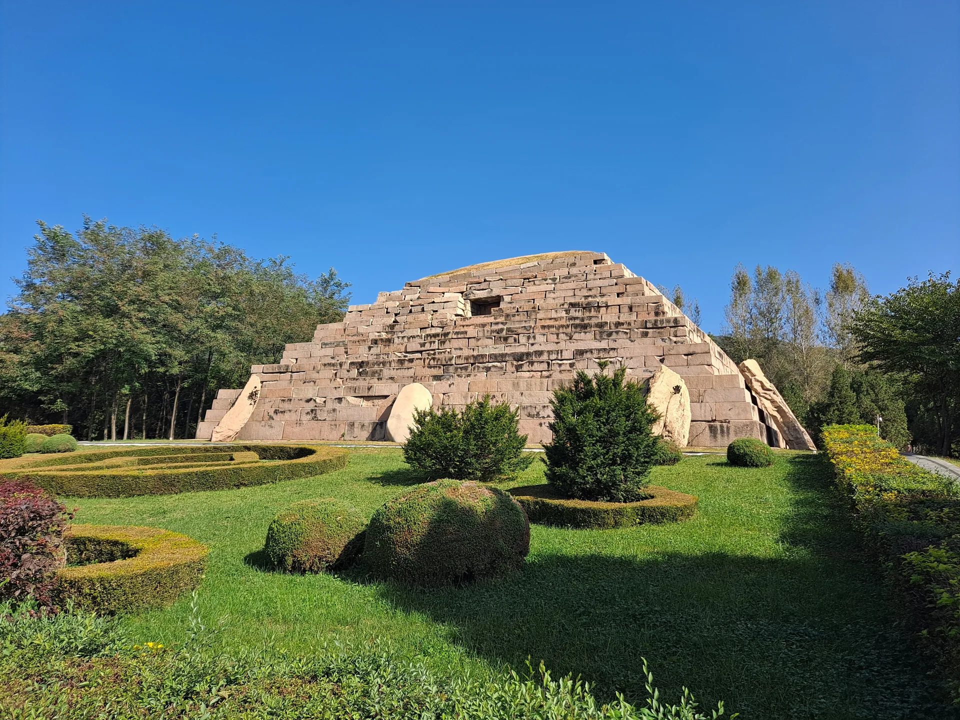 Vestigios de Goguryeo en Ji’an (Tumba del General) — imagen de referencia
