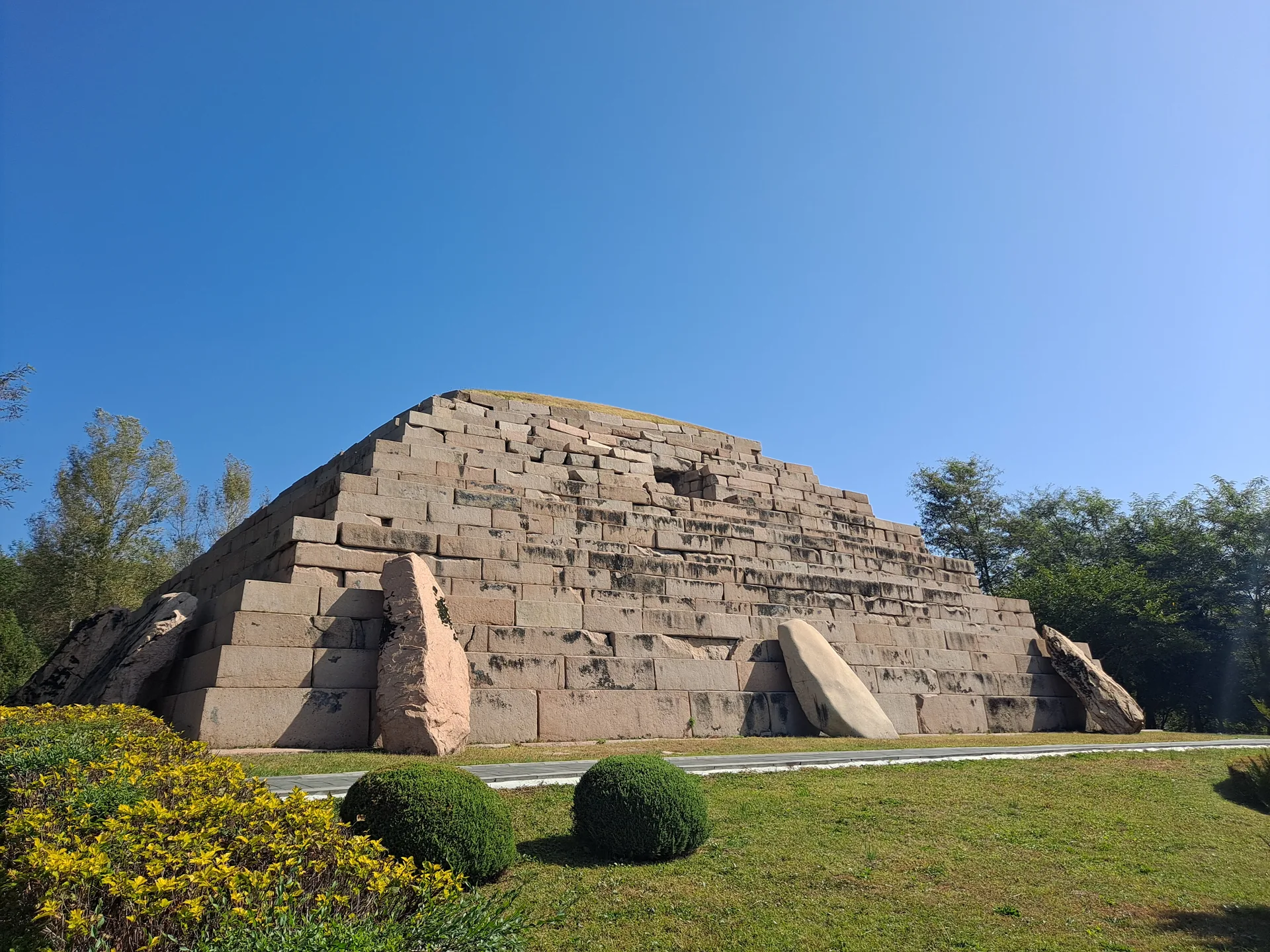 Vestigios de Goguryeo en Ji’an (Tumba del General) — imagen de referencia
