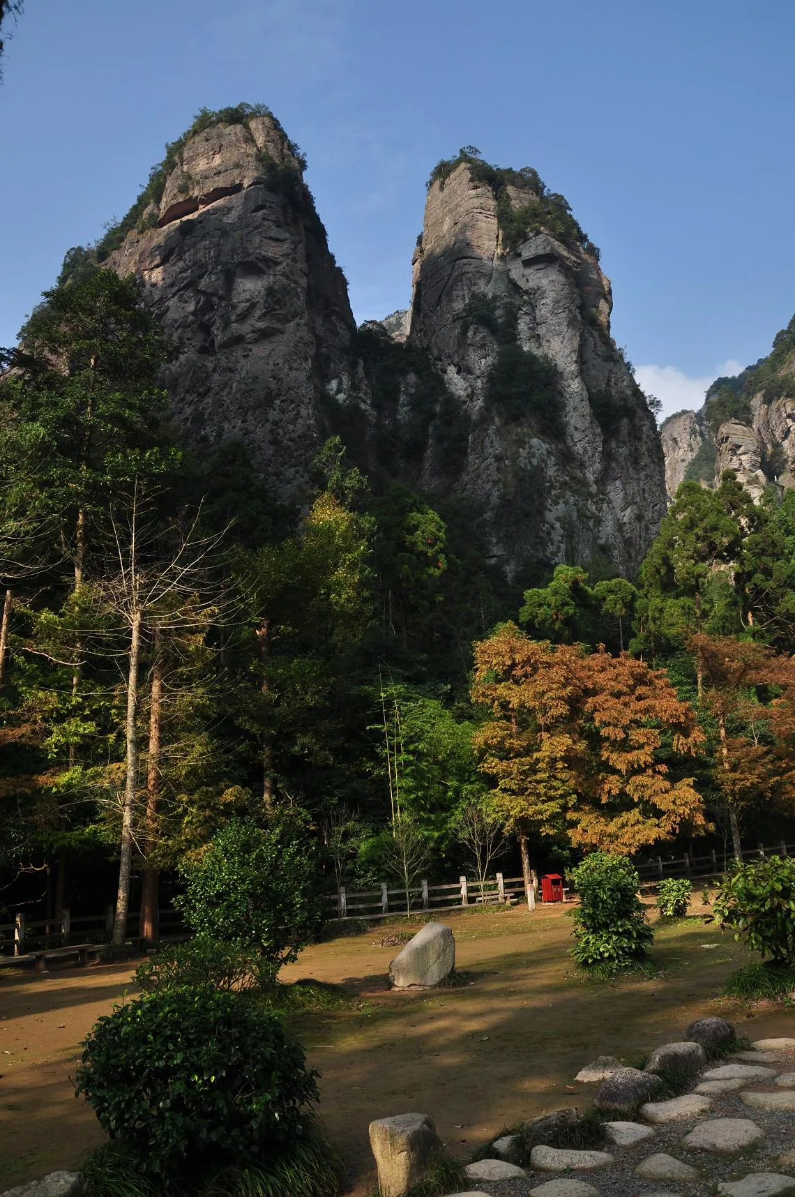 Petit Bassin du Dragon, mont Yandang — image de référence