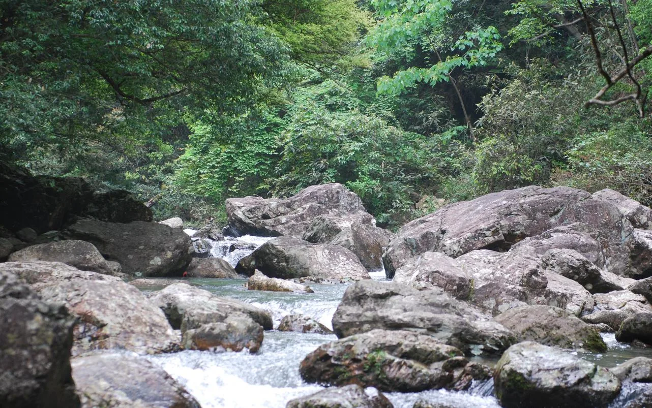 Núi Tam Bách — ảnh tham khảo