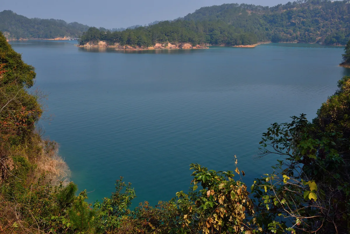 Jinghuayuan di Tasik Wanlü — imej rujukan
