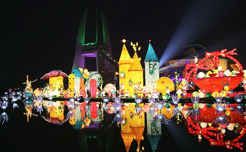 Thành Khủng Long Hoàn Cầu — ảnh tham khảo