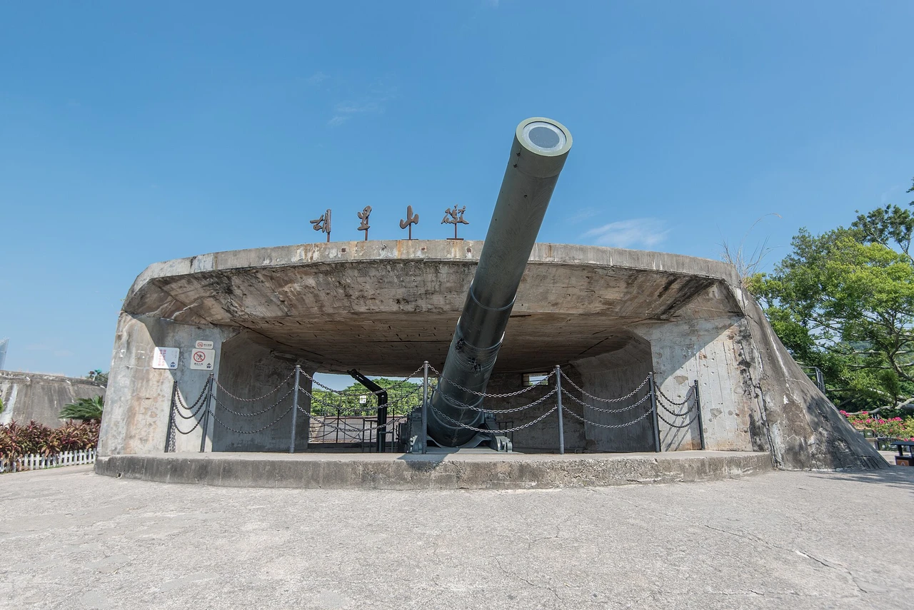 Hulishan Fortress · 胡里山炮台