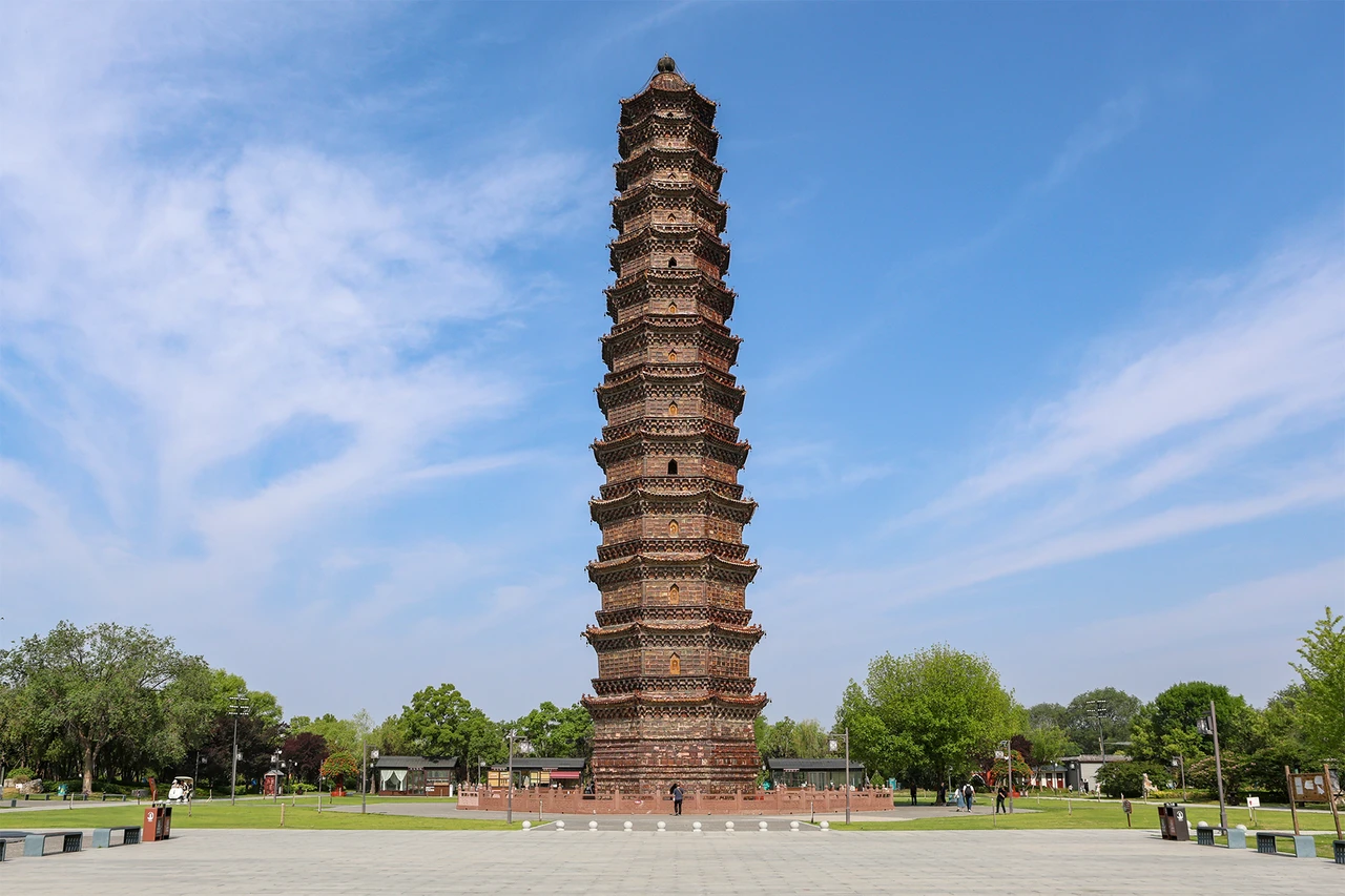 Iron Pagoda · 铁塔