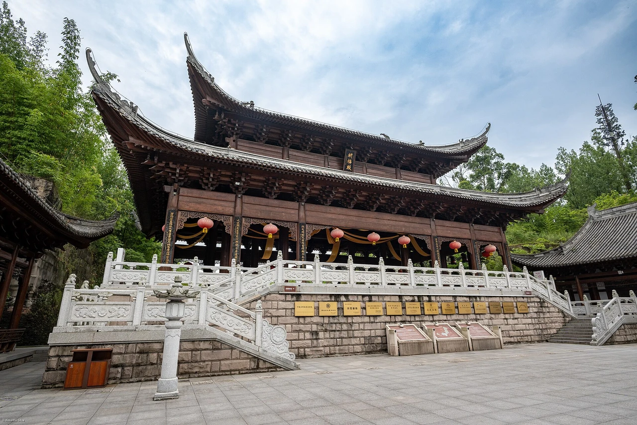 Dazu Rock Carvings · 大足石刻