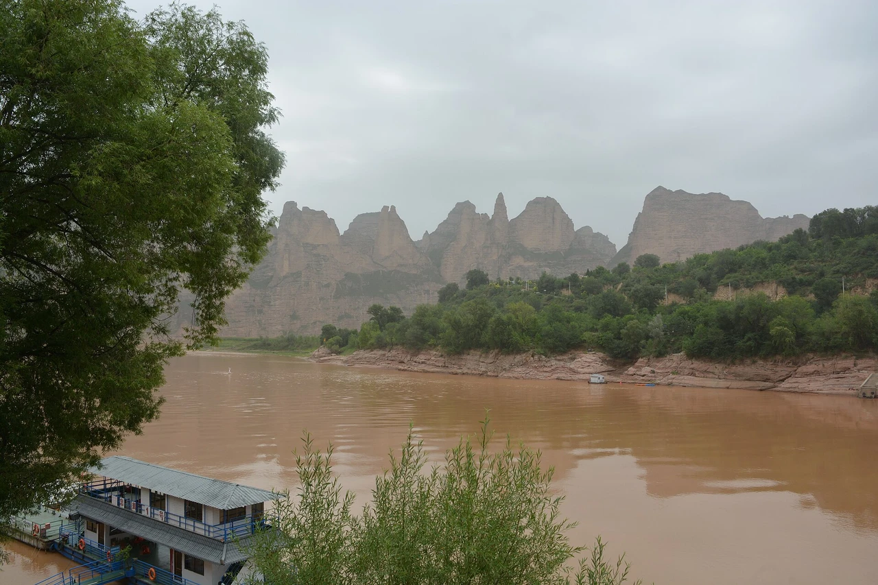 Bingling Temple Grottoes · 炳灵寺石窟