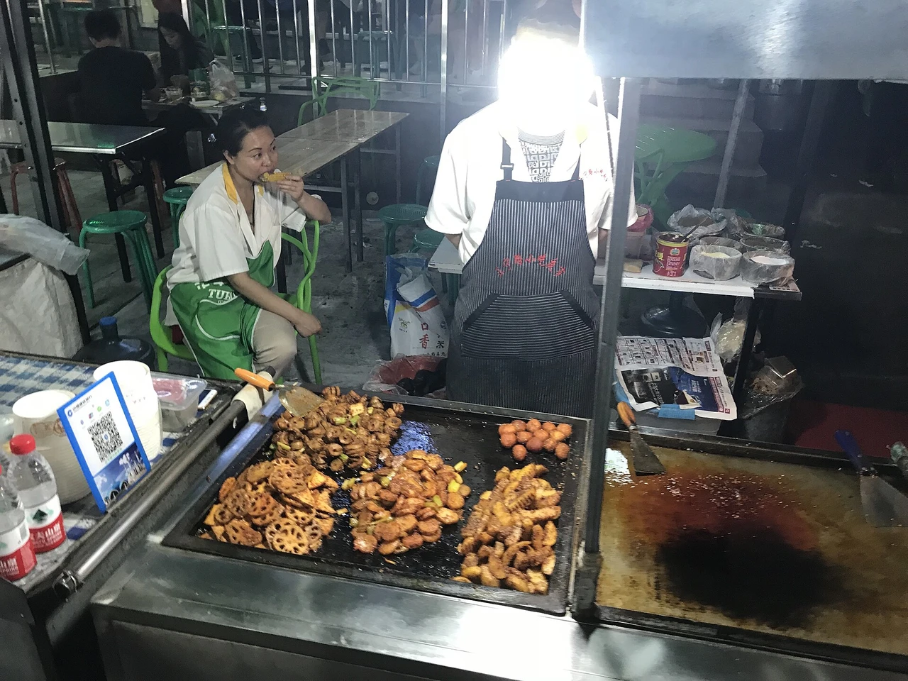 Zhengning Road Night Market · 正宁路夜市