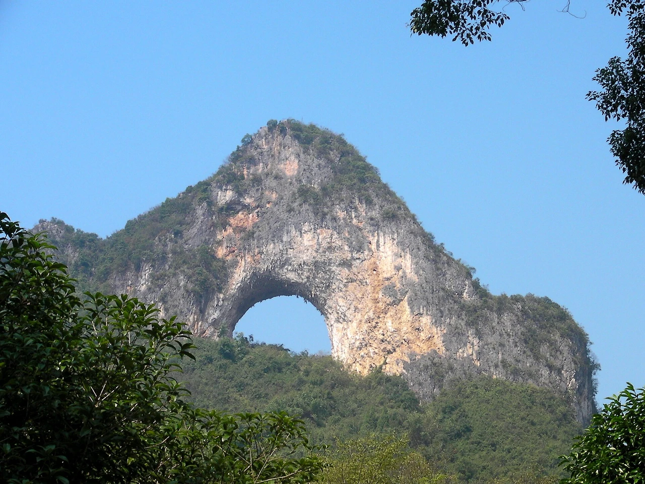 Moon Hill · 月亮山