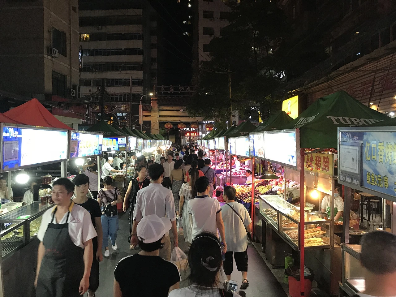 Zhengning Road Night Market · 正宁路夜市