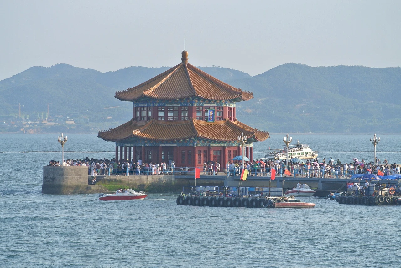 Zhanqiao Pier · 栈桥