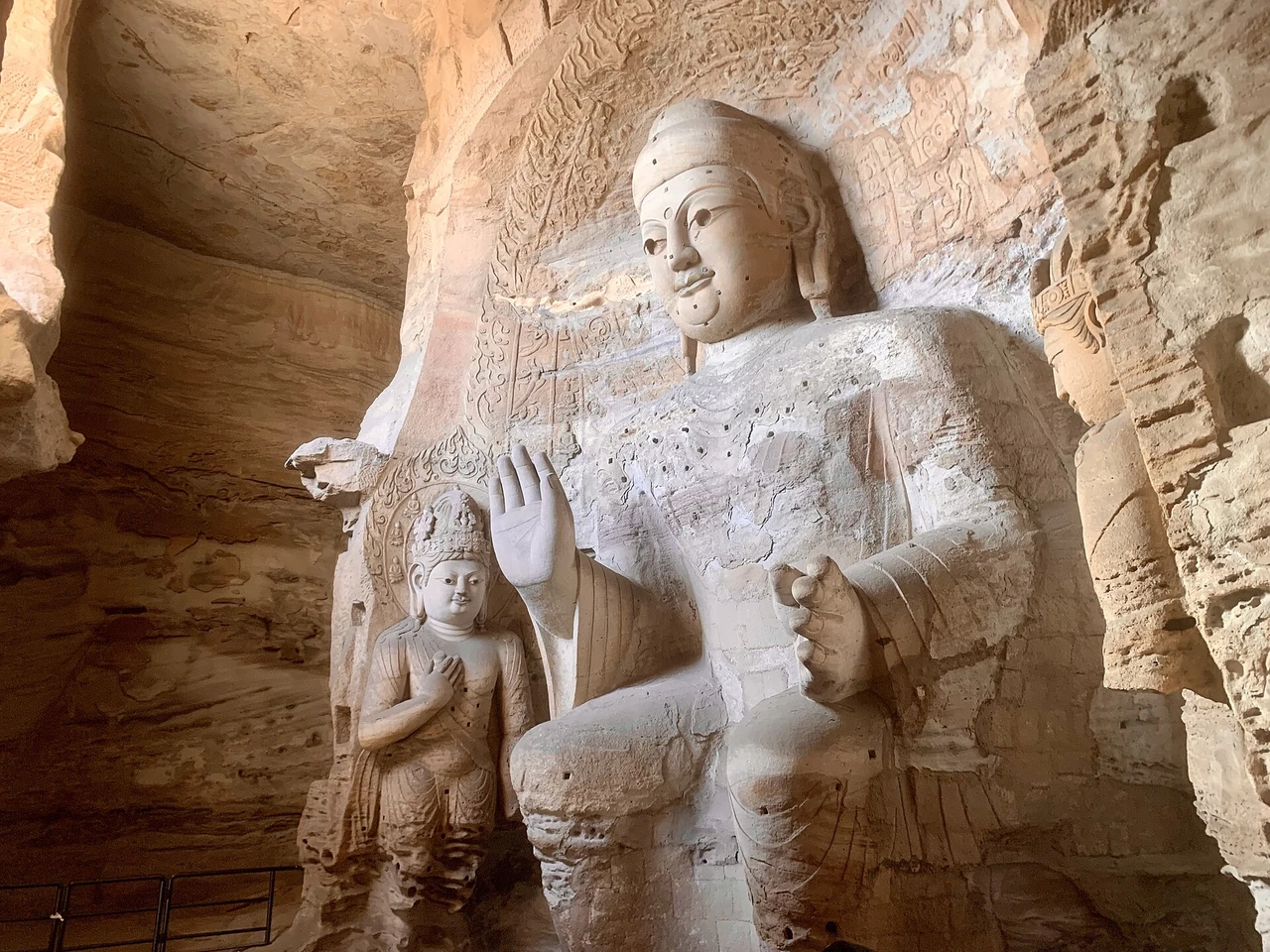 Yungang Grottoes · 云冈石窟