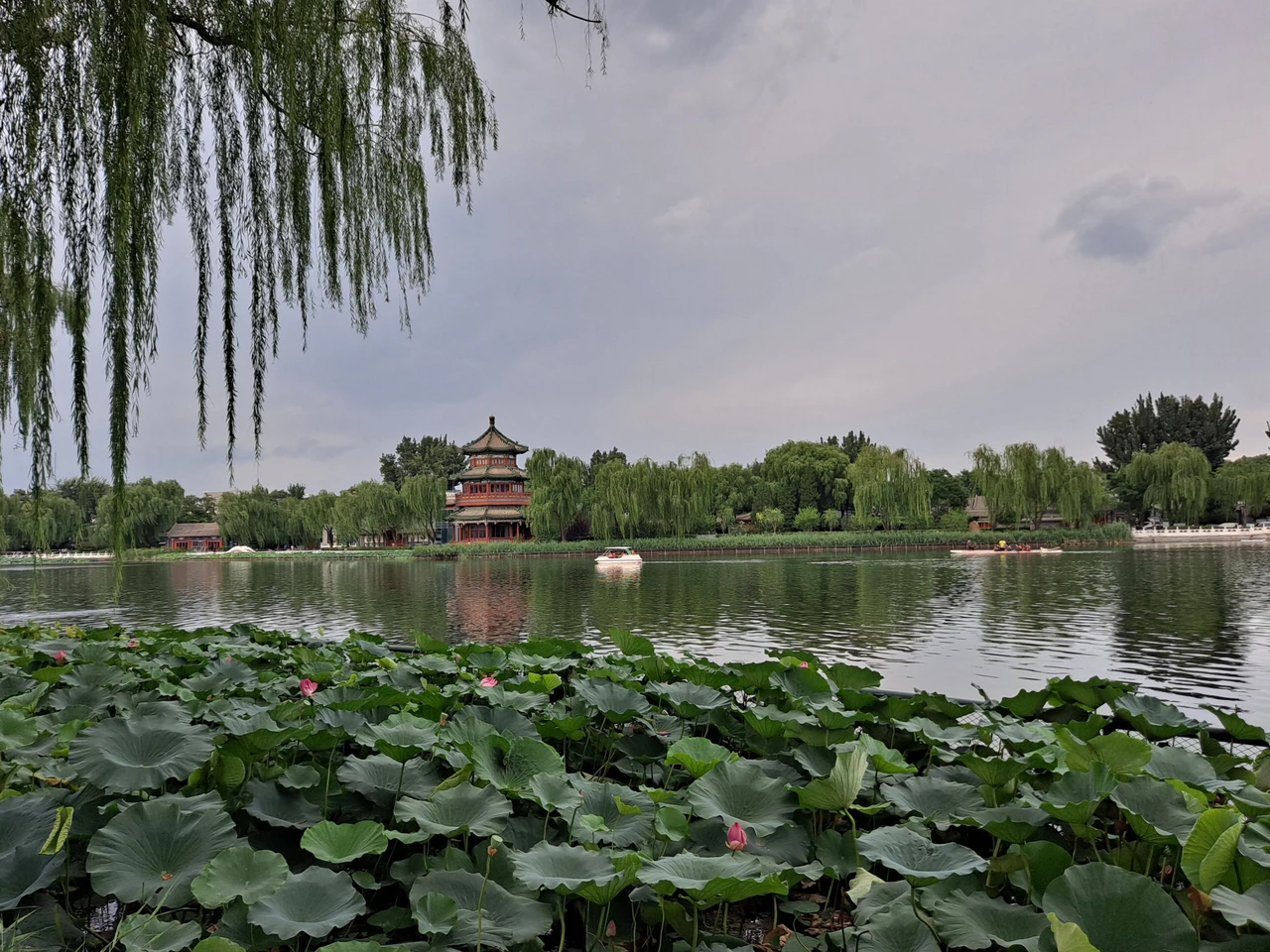 Houhai and the hutongs · 后海
