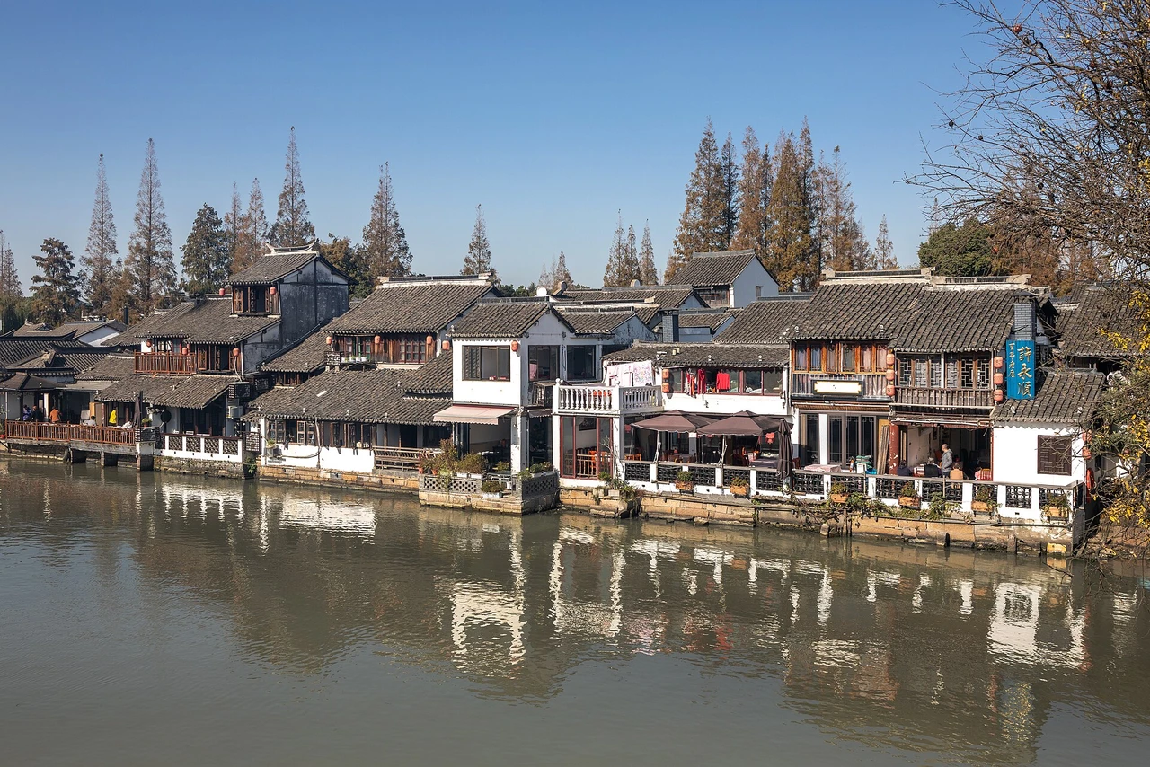 Zhujiajiao water town · 朱家角