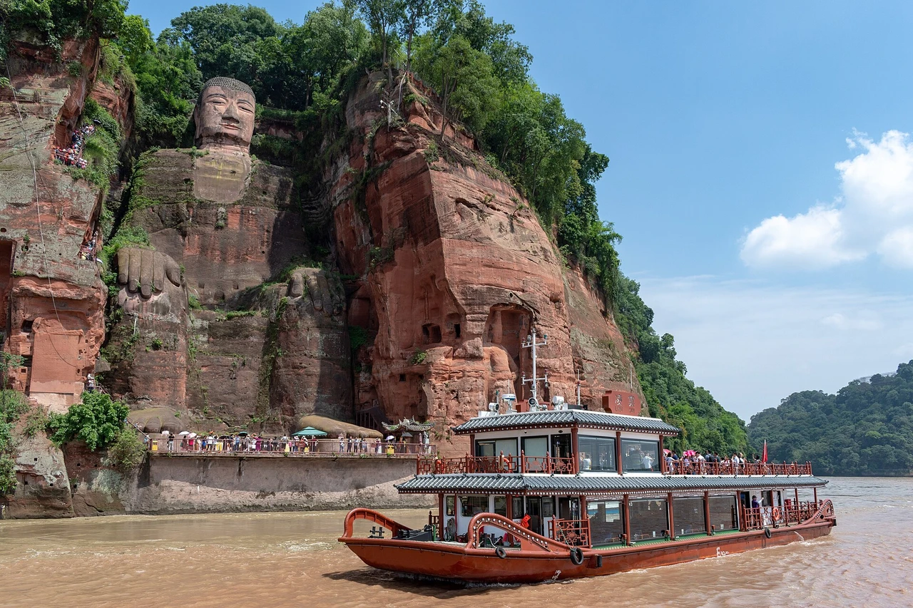 Leshan Giant Buddha · 乐山大佛