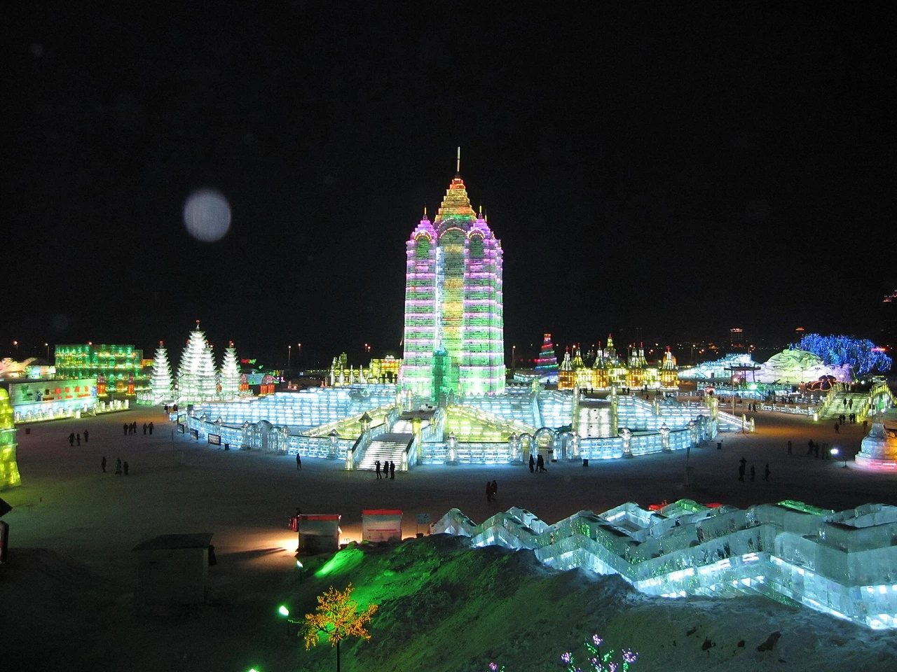 Ice and Snow World · 冰雪大世界