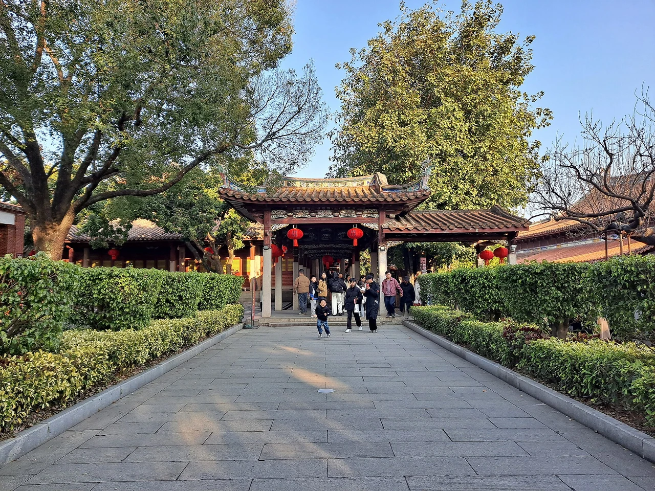 West Street · 西街