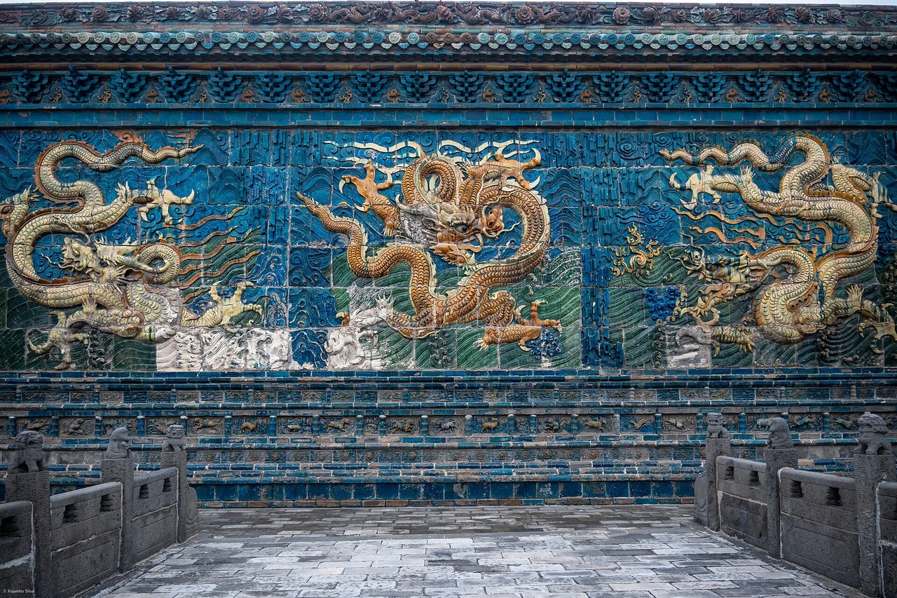 City wall and Nine Dragon Screen · 大同城墙·九龙壁