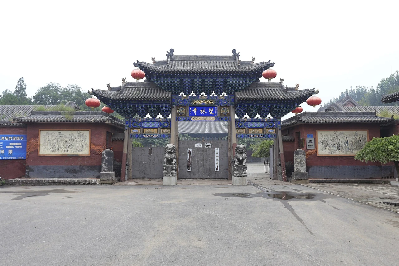 Shuanglin Temple · 双林寺