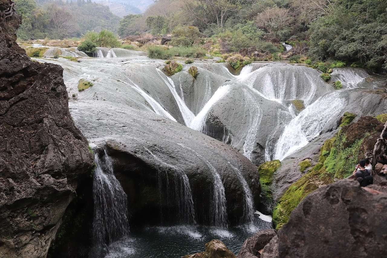 Huangguoshu Waterfall · 黄果树瀑布
