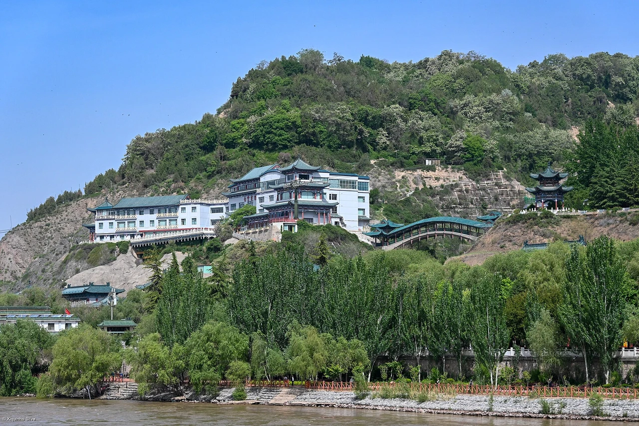 Baita Hill · 白塔山