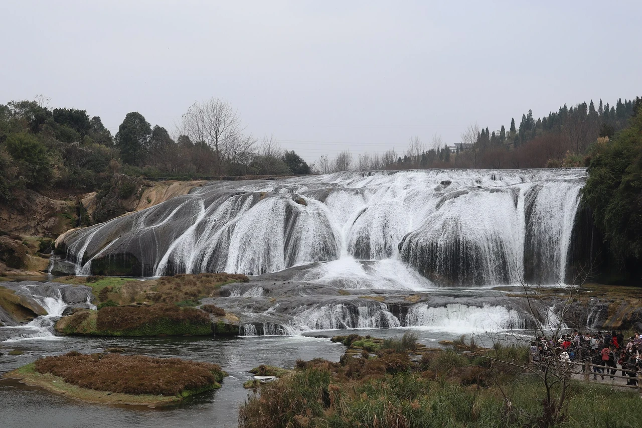 Huangguoshu Waterfall · 黄果树瀑布