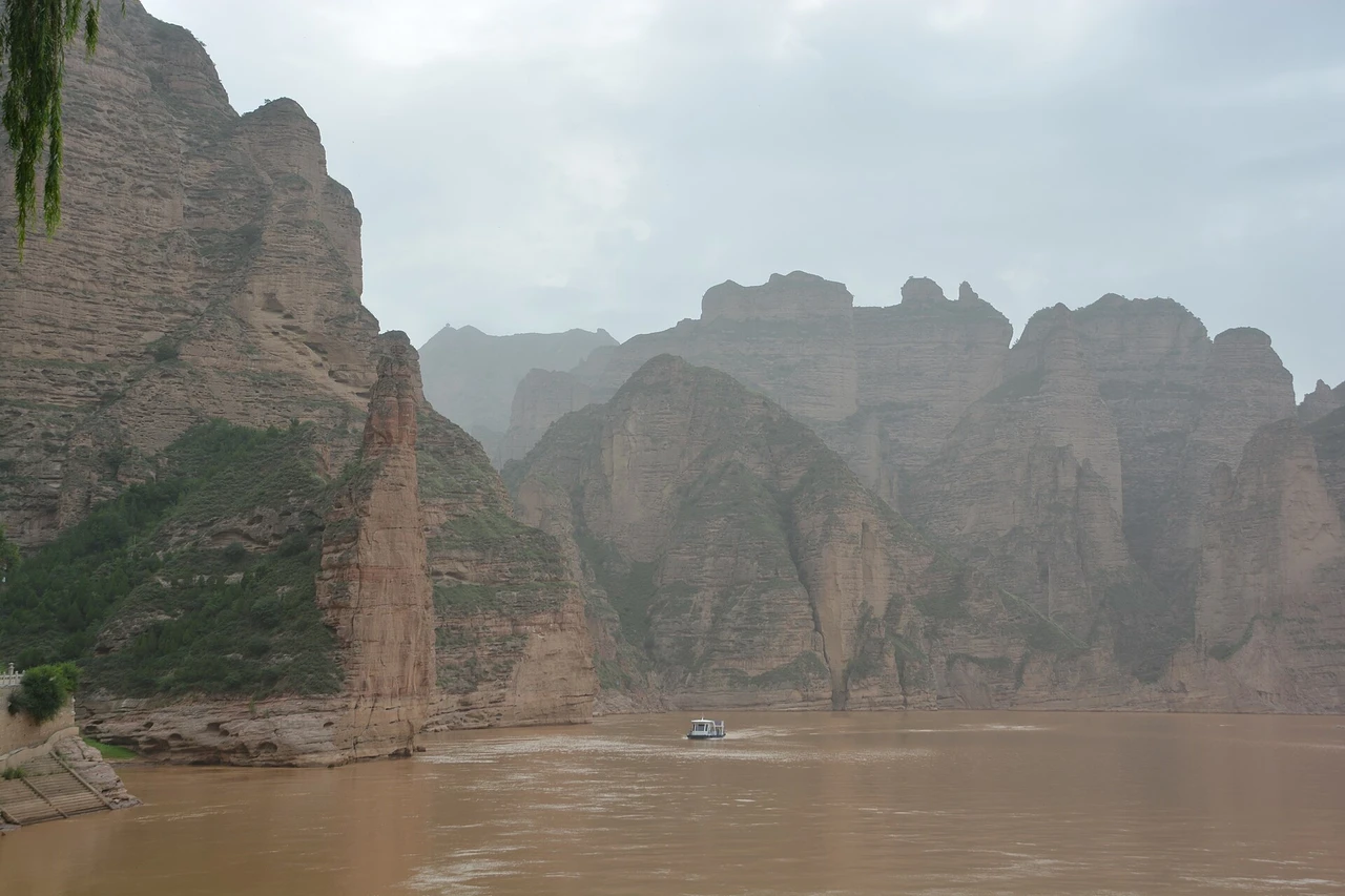 Bingling Temple Grottoes · 炳灵寺石窟