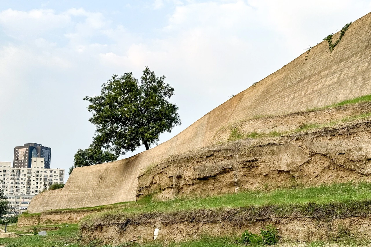 Shang City walls Β· ιε·εε