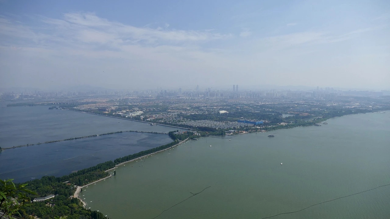 Western Hills and the Dragon Gate · 西山龙门