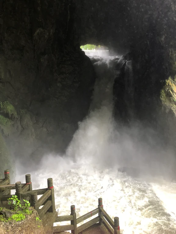 Grotte carsiche del Palazzo del Drago